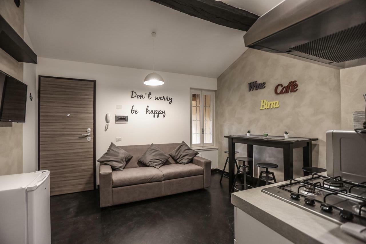Stylish Apartment Near Duomo Milan Bagian luar foto